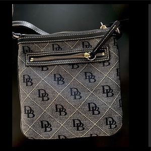 Dooney & Bourke purse